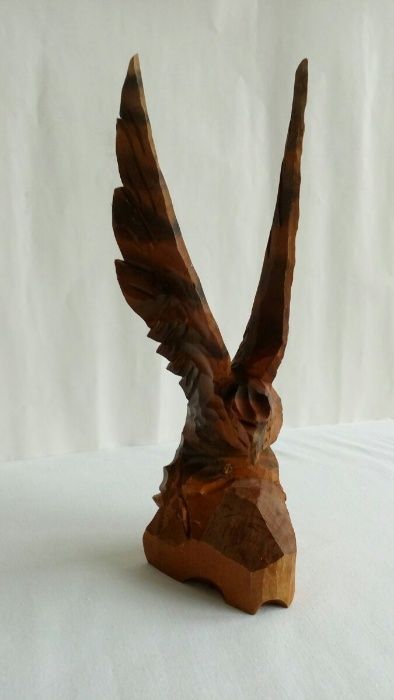 Статуэтка Орёл из дерева
