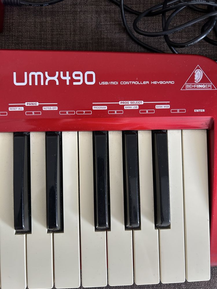 MIDI клавіатура Behringer UMX490 U-CONTROL