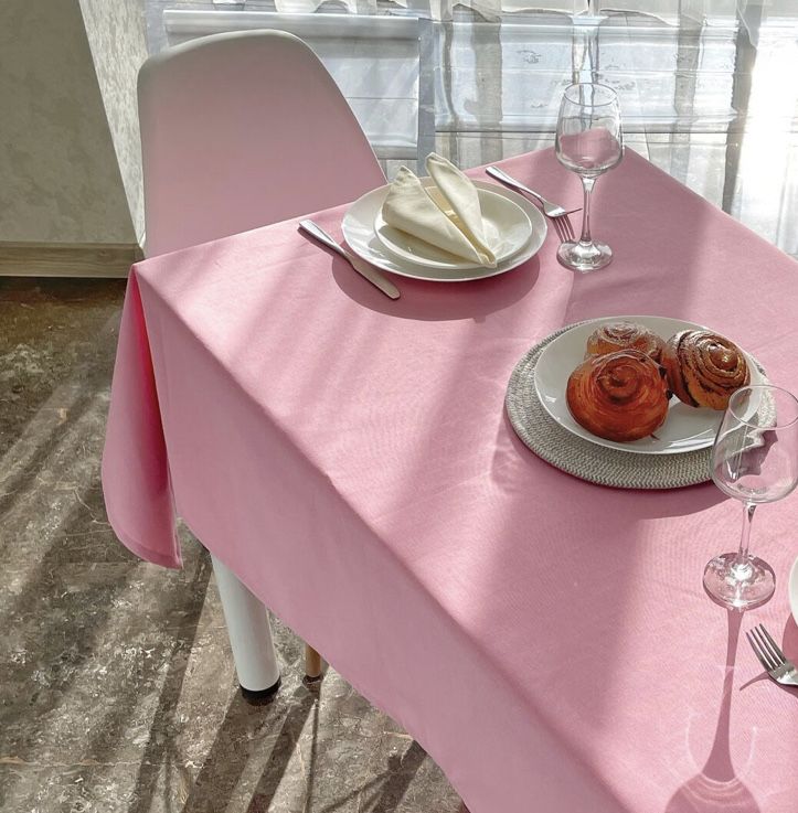 Готова скатертина з рожевої тканини, великого розміру для кенді бару