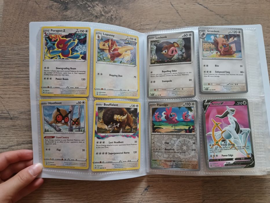 Karty pokemon seria szczęśliwa 8 sztuk