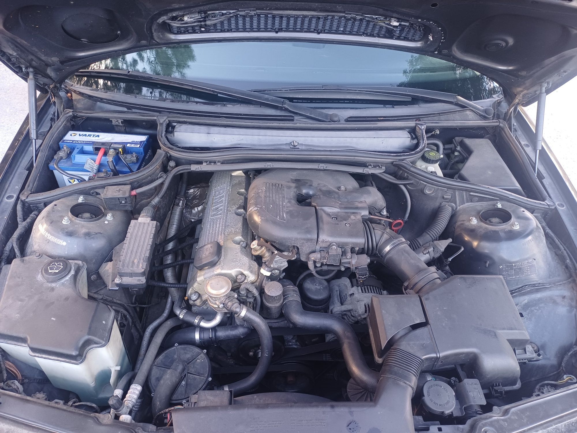 Bmw e46 coupe 316ci (com avaria)