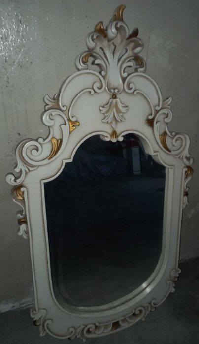 Quarto - Mobília antiga Lacada, estilo Luís XV