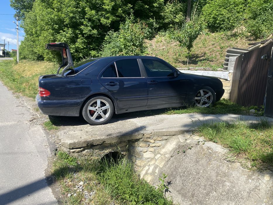 Mercedes-Benz E200 W210(FL) рестайлінг 2001р газ/бенз