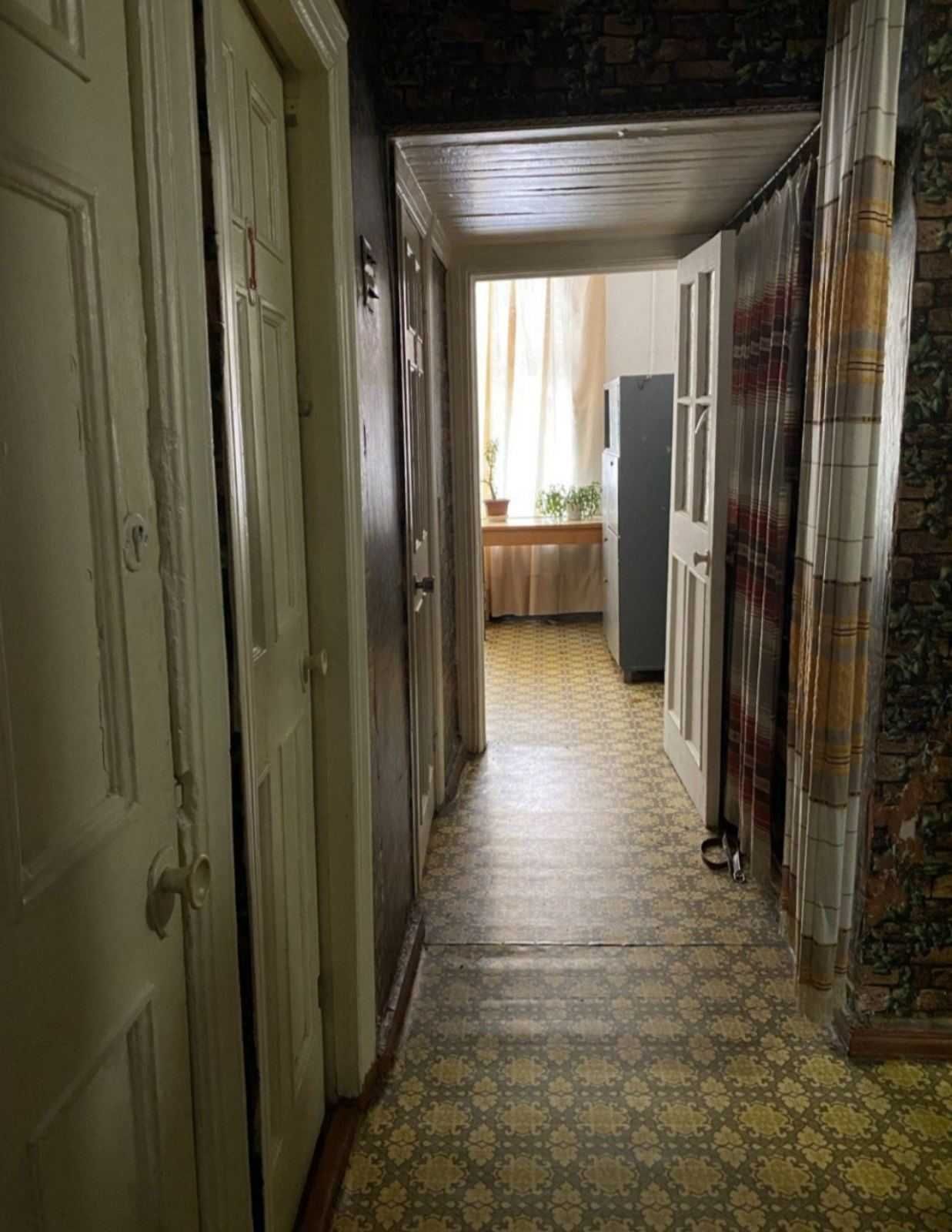 Продается 2 ком  квартира по ул. Александровская