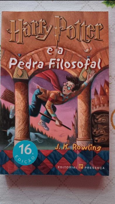 Livro Harry Potter e a pedra filosofal