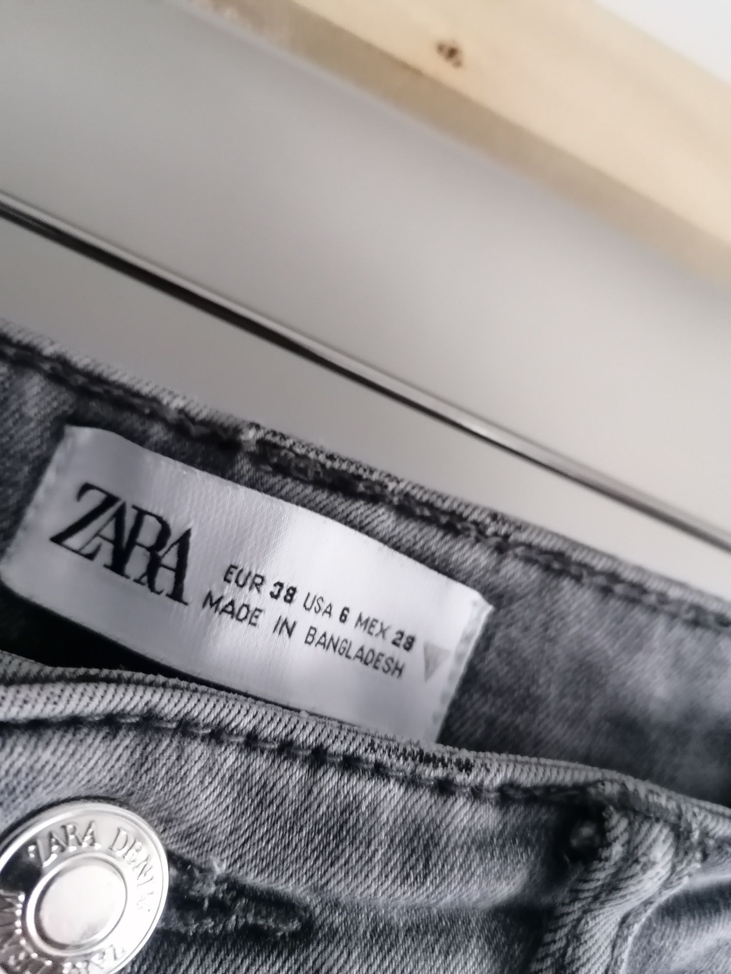 Szare jeansy Zara 38