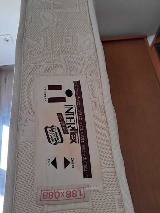 Colchões de molas em bom estado