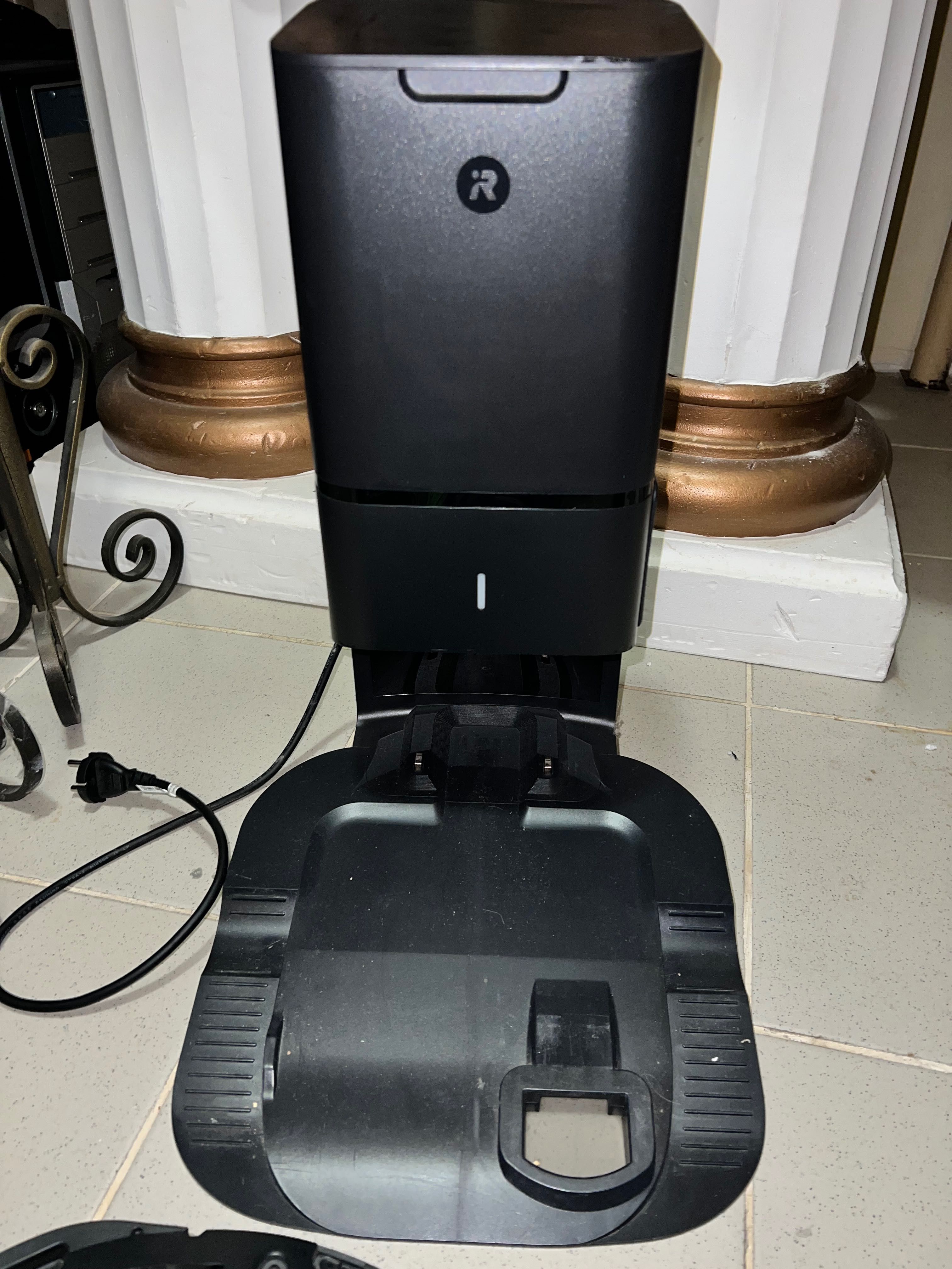 Робот пылесос iRobot Roomba i7+