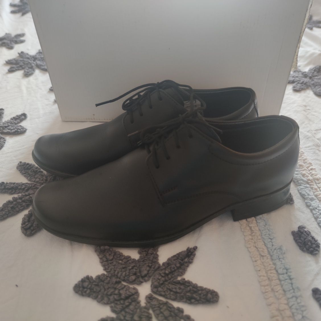 Buty skórzane do garnituru chłopięce TIM roz. 34 (wkładka 23 cm)czarne