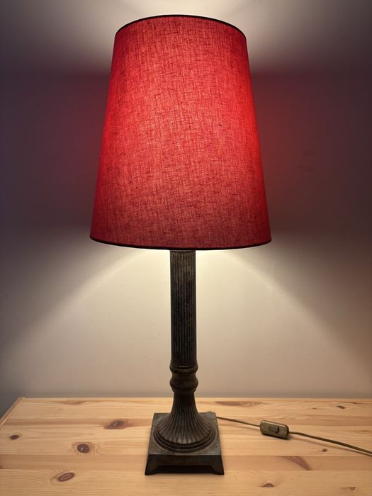 włoska lampa stołowa z patynowanego brązu