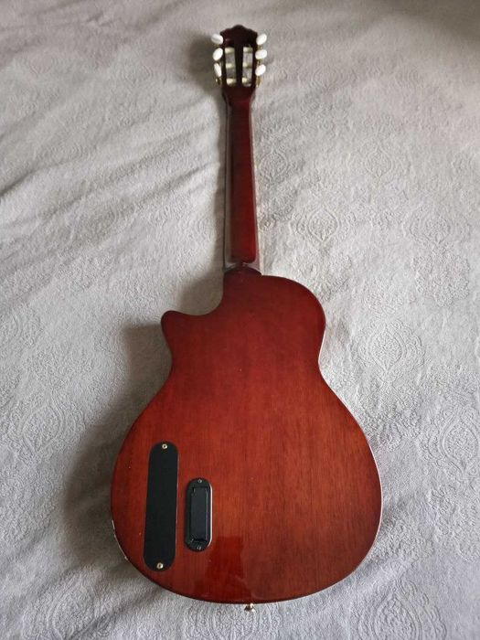 Harley Benton Nashville Nylon - электроакустическая гитара