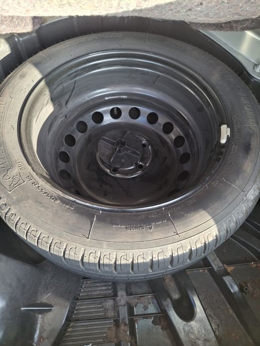 Jante com pneu 205/55 R16