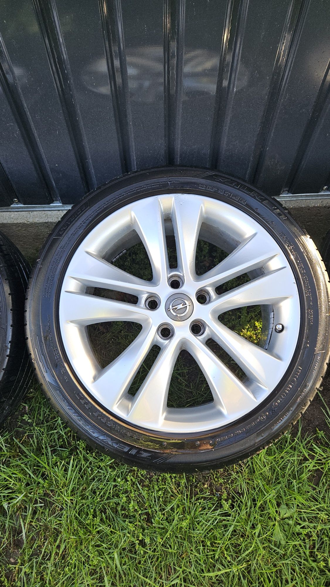 Koła R18 Opel Zafira Insignia 5x115 lato Falken Zeekr 235/45r18