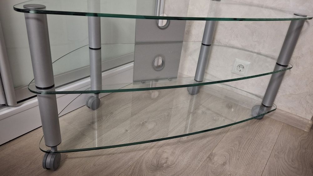 Столик під телевізор з скла.