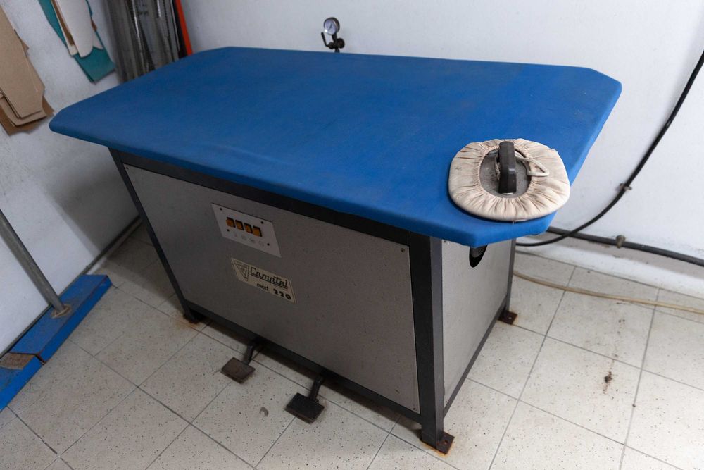 Prensa de vaporização e aspiração- Potência máxima 12 KW