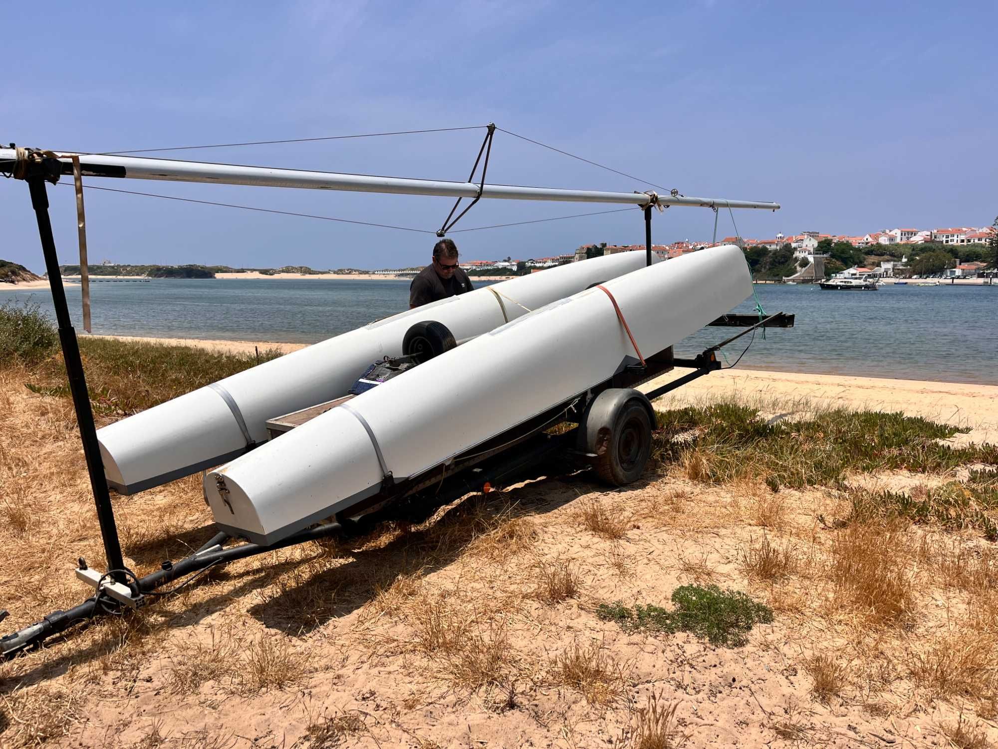 Tornado Catamarã Clássico à venda – com atrelado alemão top!
