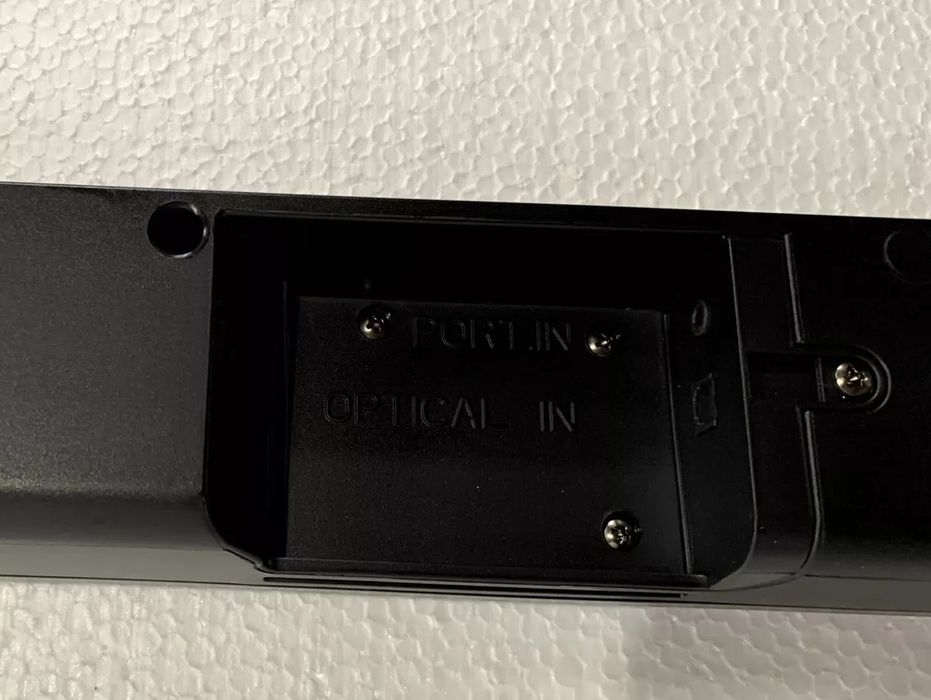 Bezprzewodowy aktywny subwoofer LG, model SPH3B-W. 
Jest to urządzenie