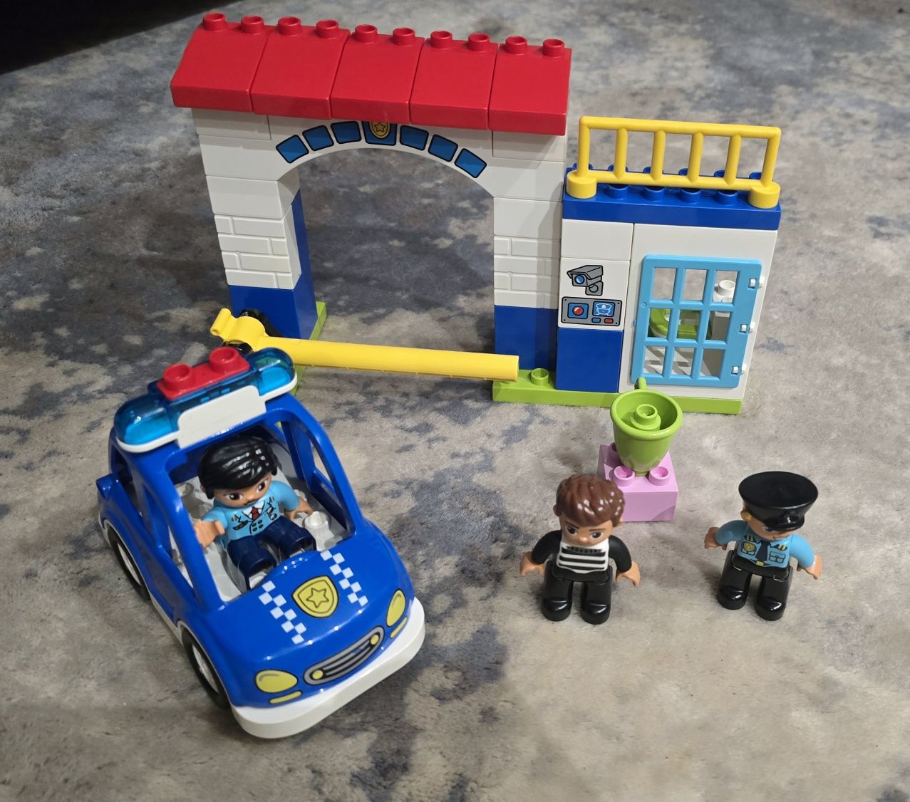 LEGO DUPLO 10902 + 10900 Posterunek policji + Motocykl policyjny