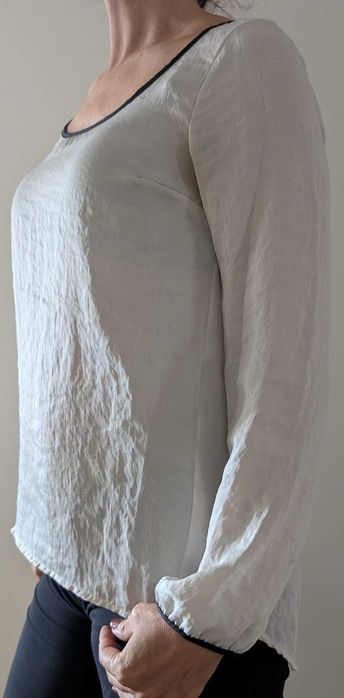 Blusa Branca com botões nas costas