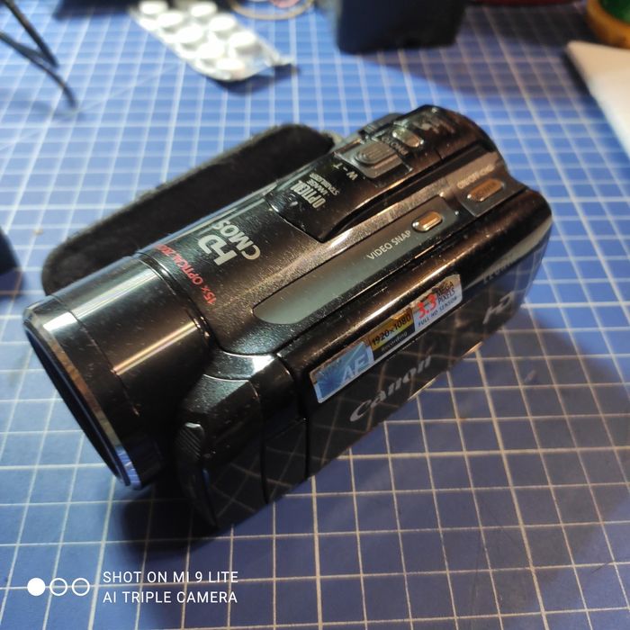 Kamerą Canon Lergia H F M  36