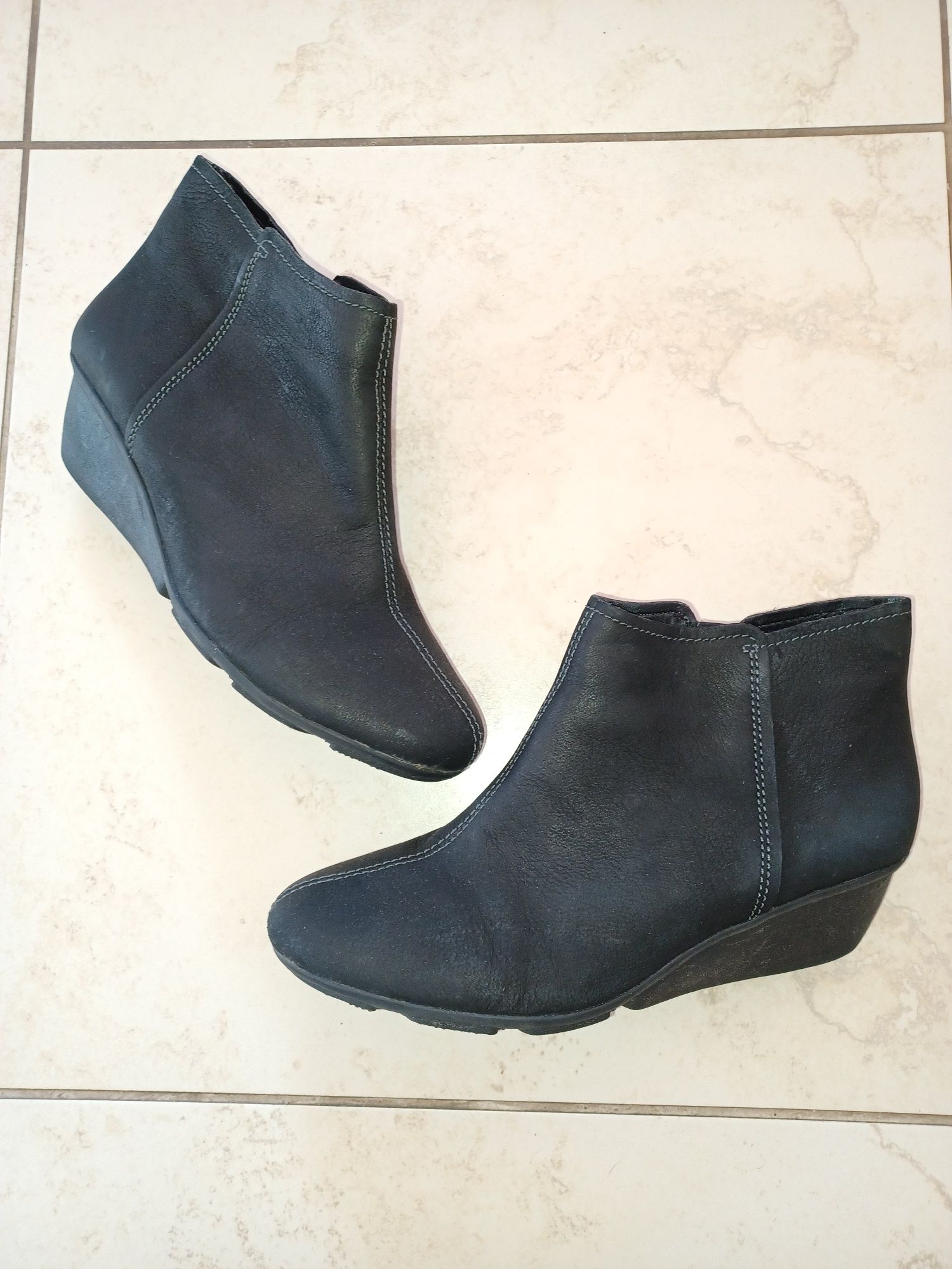 Buty firmy Clarks skórzane na szerszą stopę 6,5/40