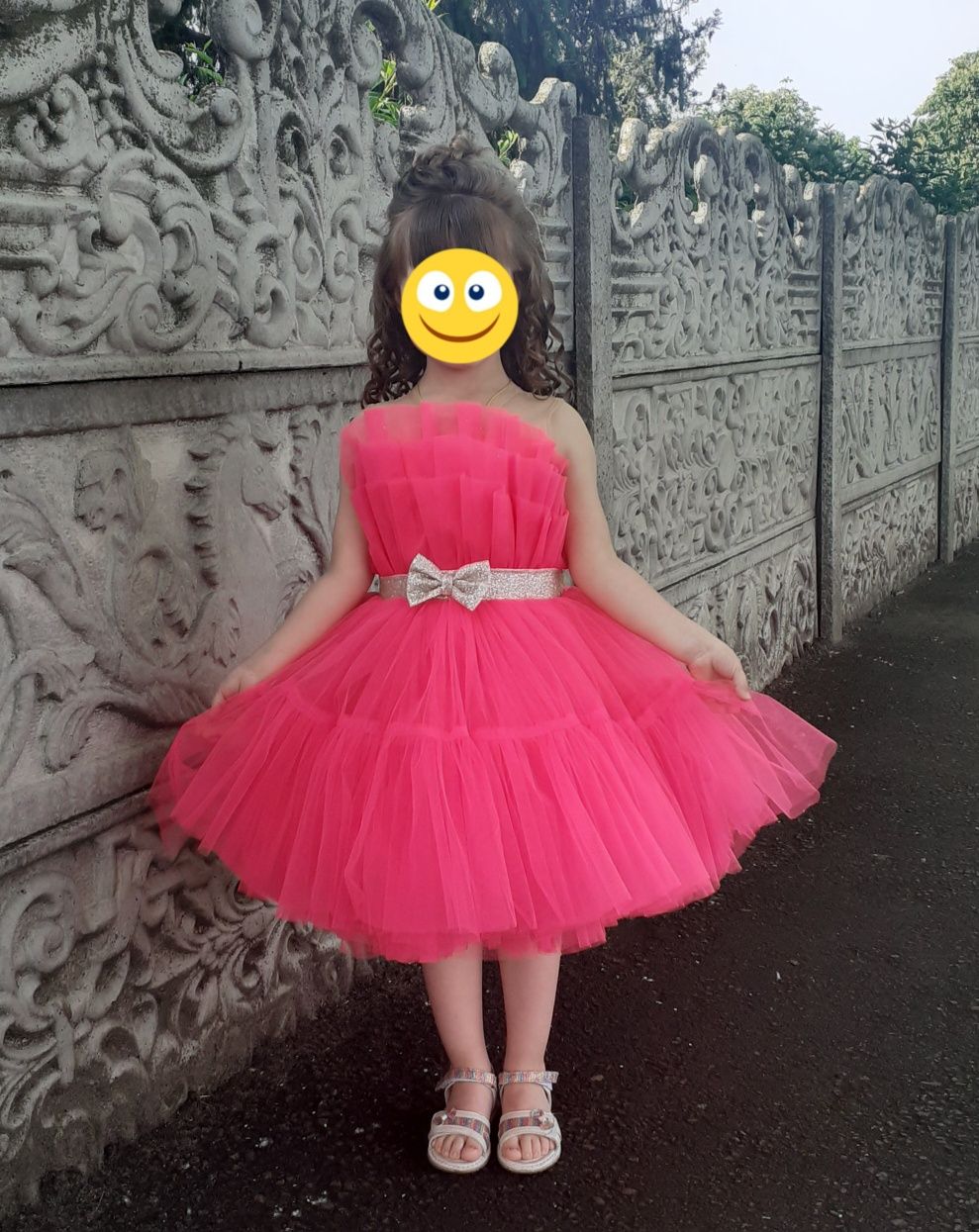 Рожева пишна сукня для випускного чи дитячого свята