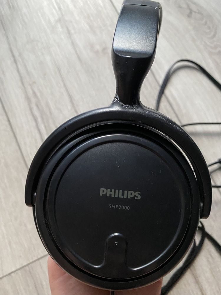 czarne słuchawki Philips