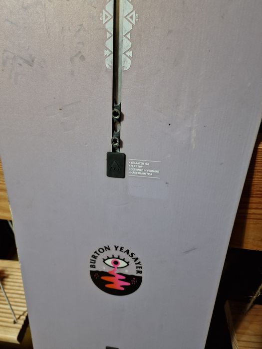 Deska snowboardowa Burton Yeasayer 148 cm snowboard