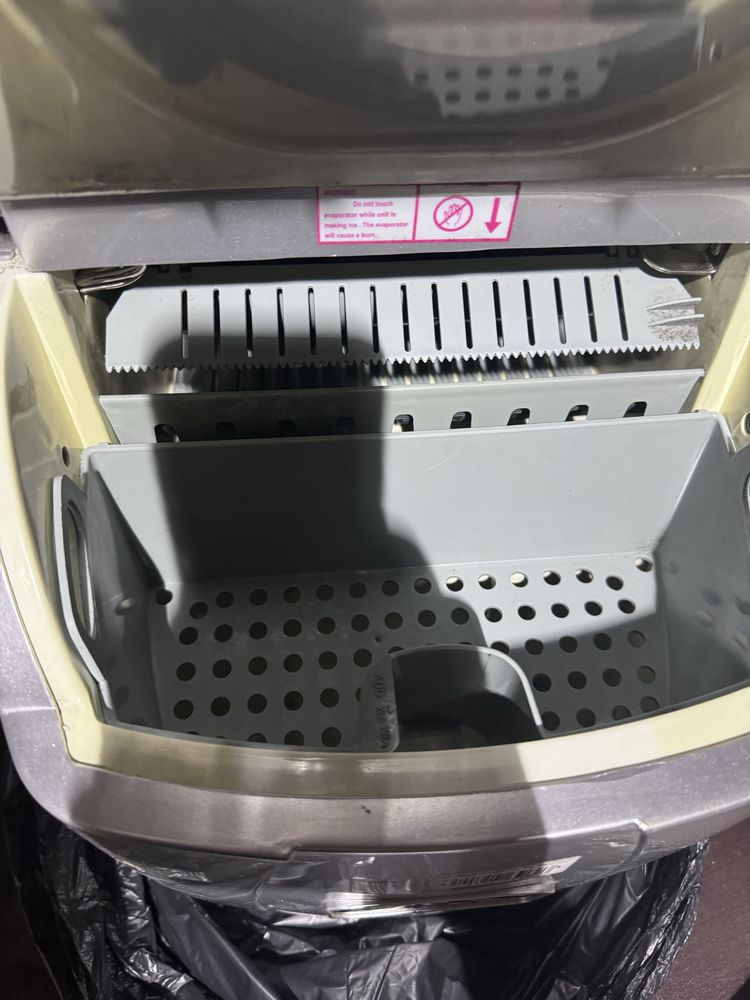 Maquina de fazer gelo