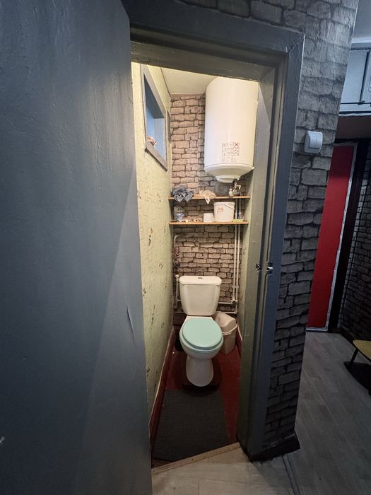 Терміново продам 2-х кімнатну в центрі міста