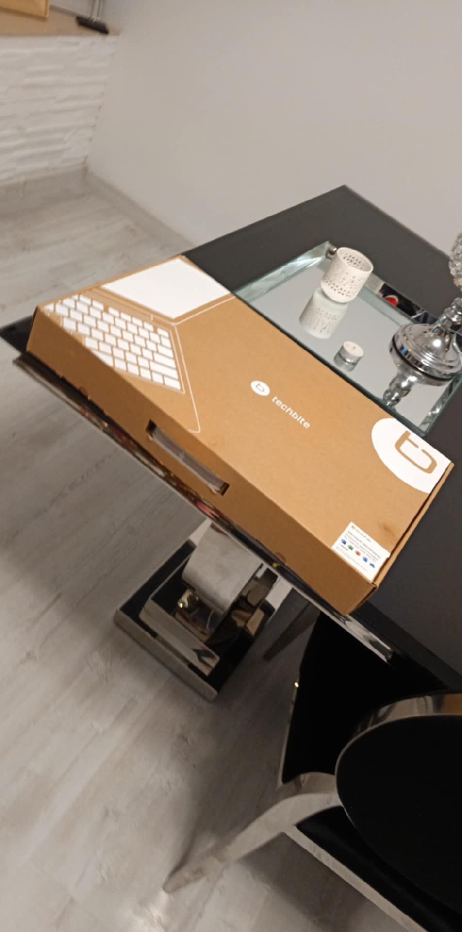 Sprzedam Nowego Laptopa Technice