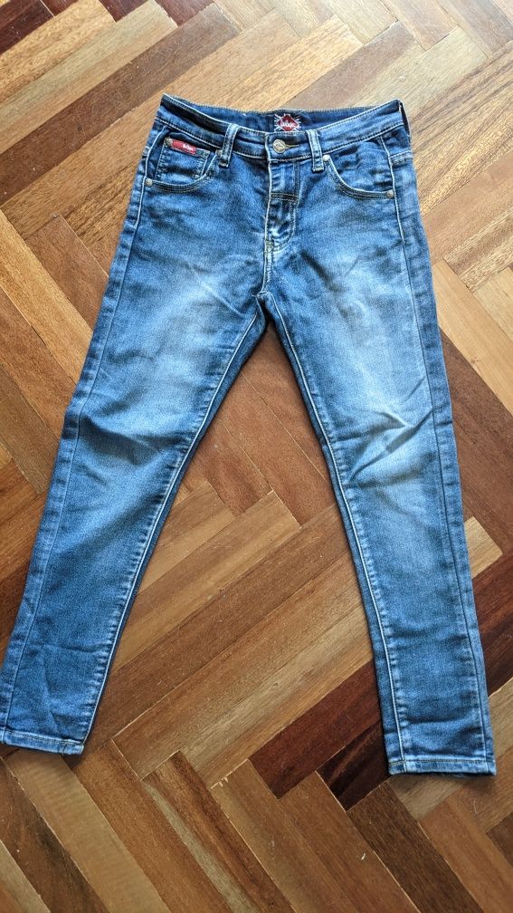 Продам джинсы подростковые фирменные