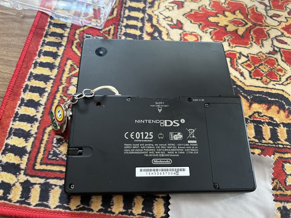 Nintendo Dsi Custom firmware z akcesoriami