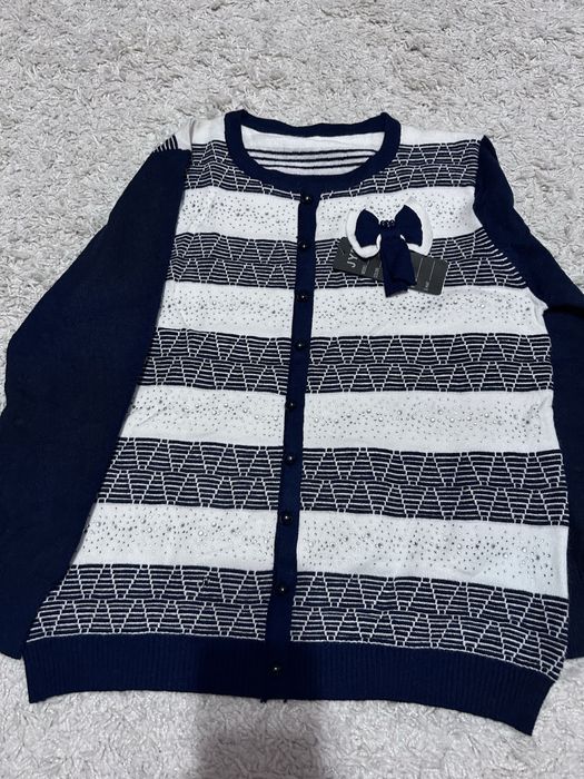 Новий светр з бірками