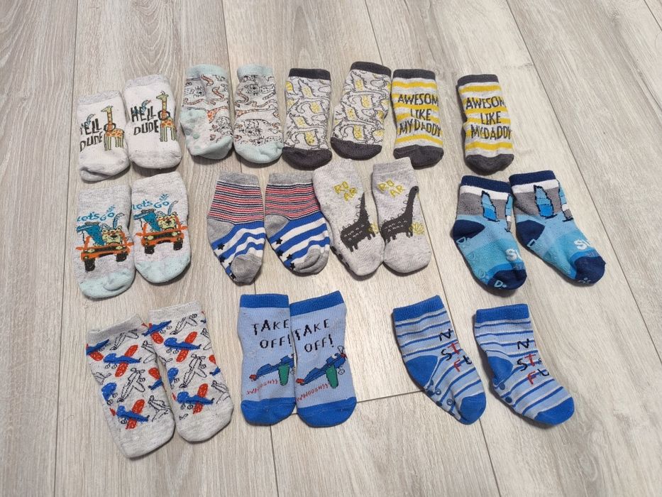 11 par skarpetek chłopięcych antypoślizgowych roz 15/18