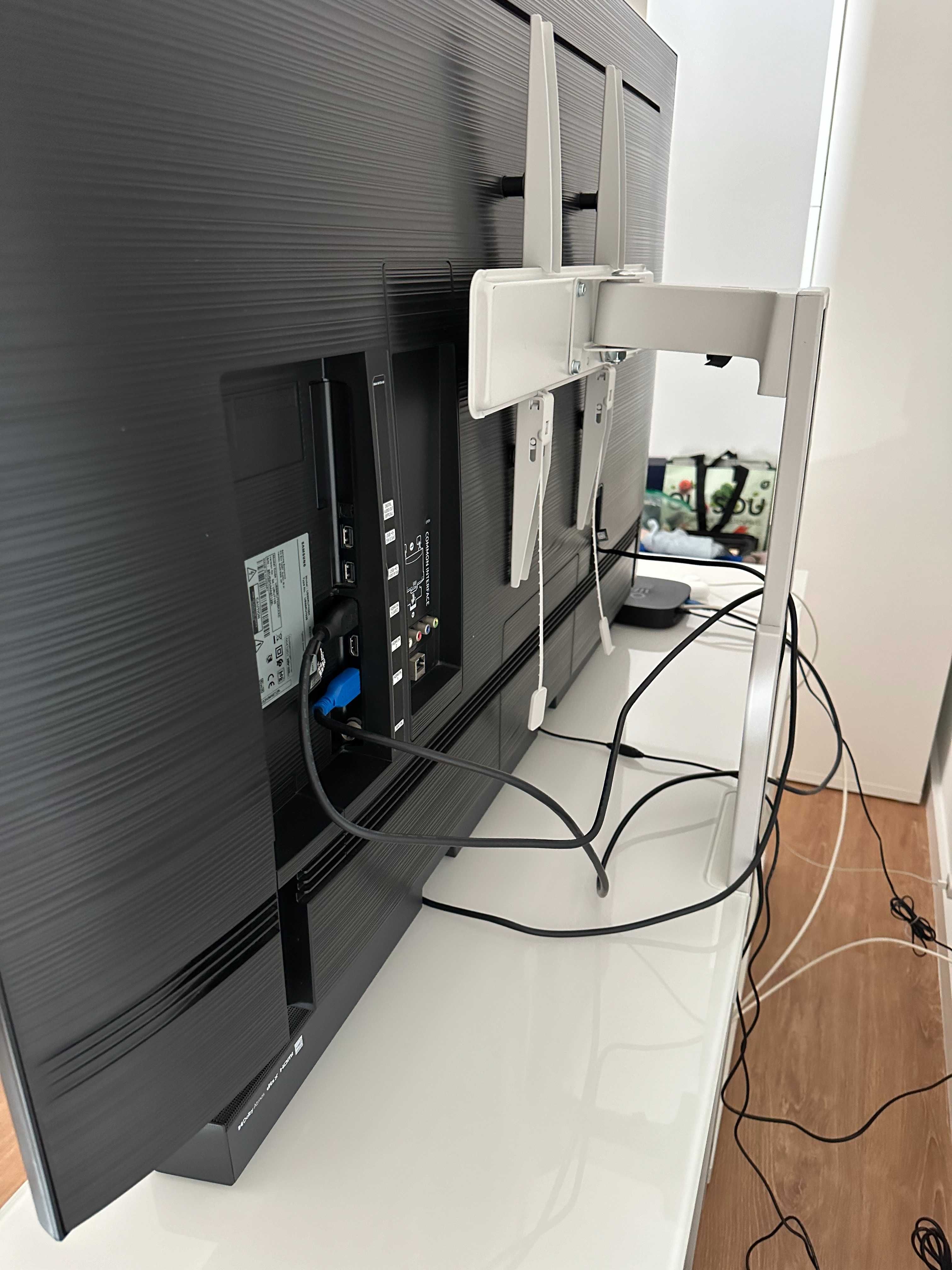 Móvel de TV com suporte para TV