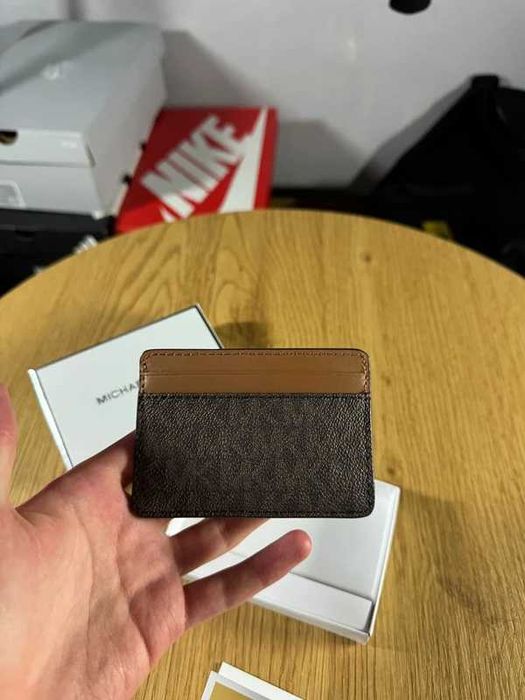 Damski Portfel na karty Michael Kors brązowy