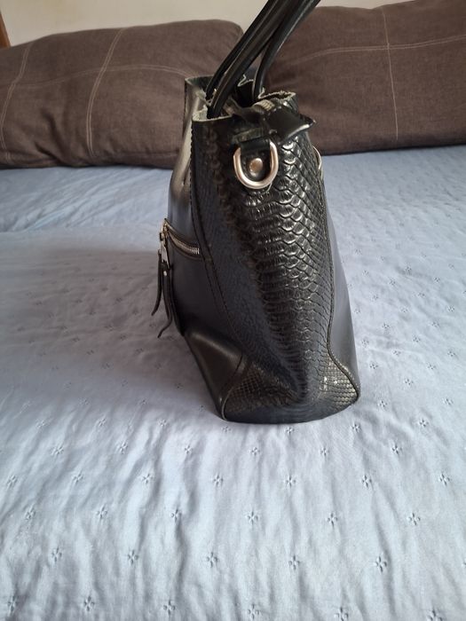 Сумка шкіряна чорного кольору