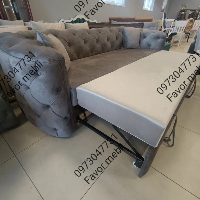 Диван в наявності