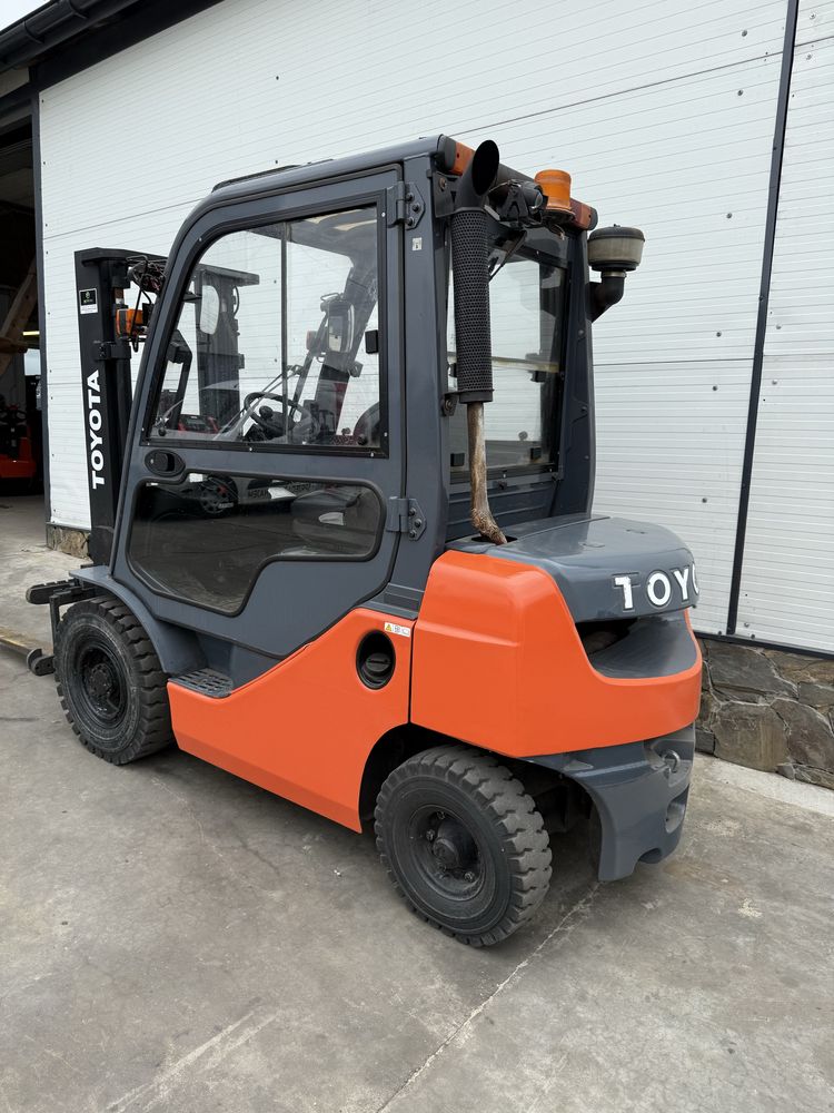 TOYOTA 06-8FD20F wózek widlowy 2200 mth 2020 rok