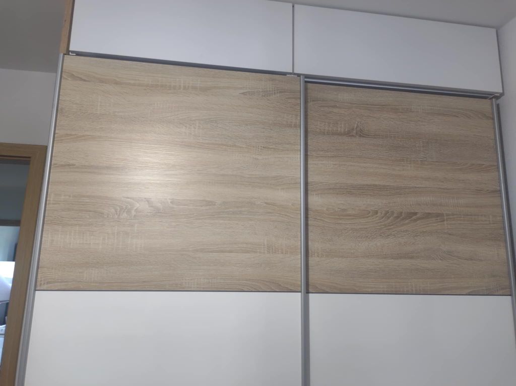 Dwuletnia szafa 243x153