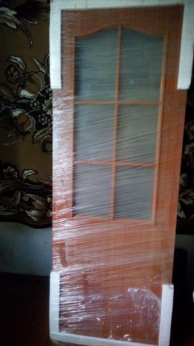 Двері у ванну та кухню