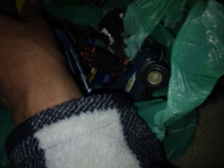 Vendo vários carinhos