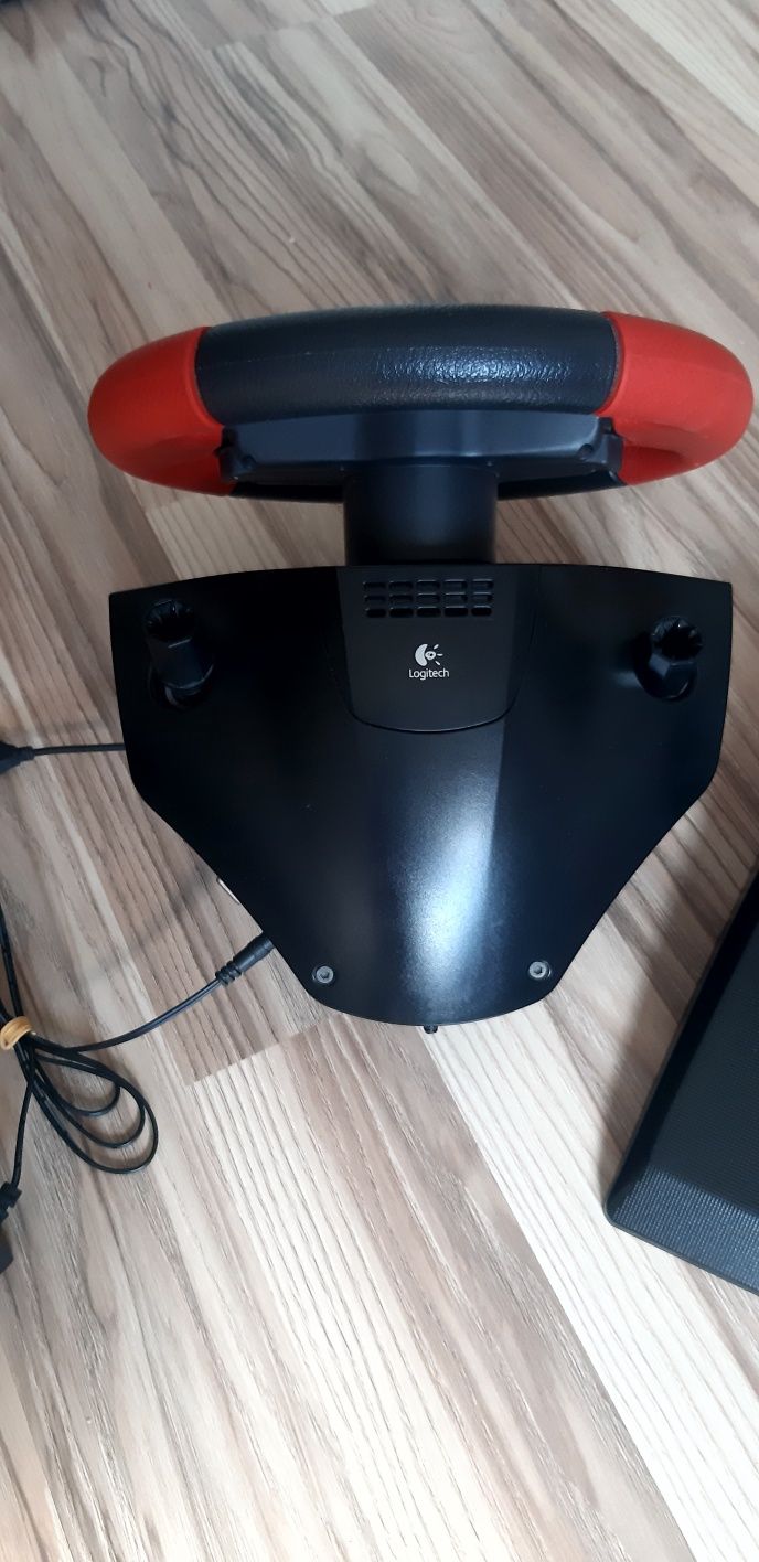 Kierownica do gier. Logitech