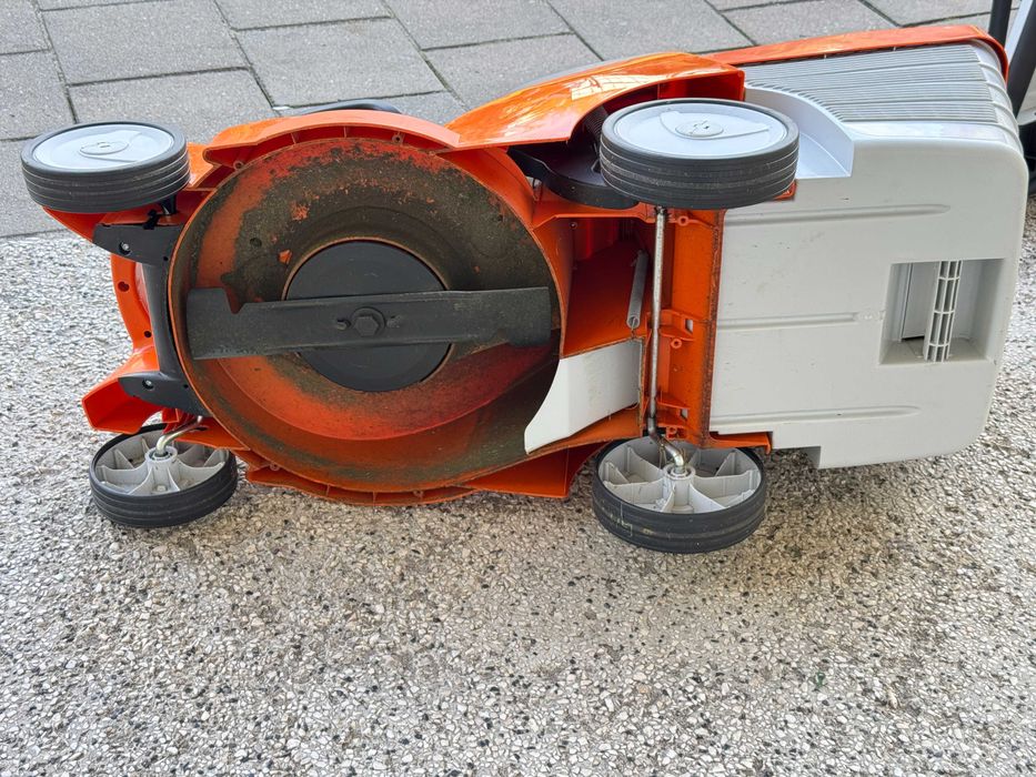 Kosiarka akumulatorowa Stihl RMA 239 C +bateria, NOWA ładowarka