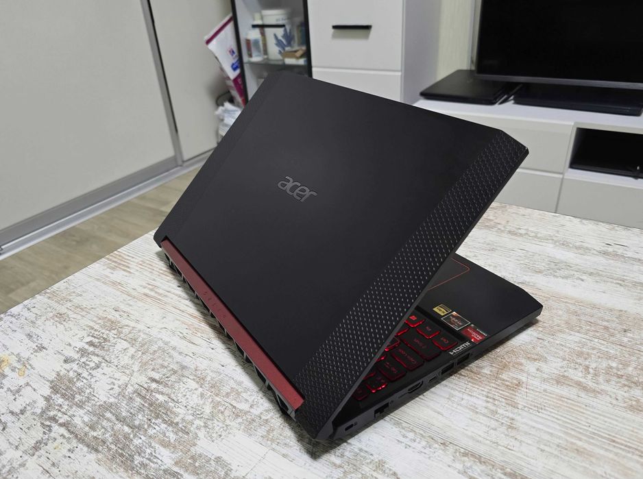 Acer Nitro 15.6" IPS (Ryzen 5/Radeon RX560 4GB/16GB DDR4/SSD 128+1000)