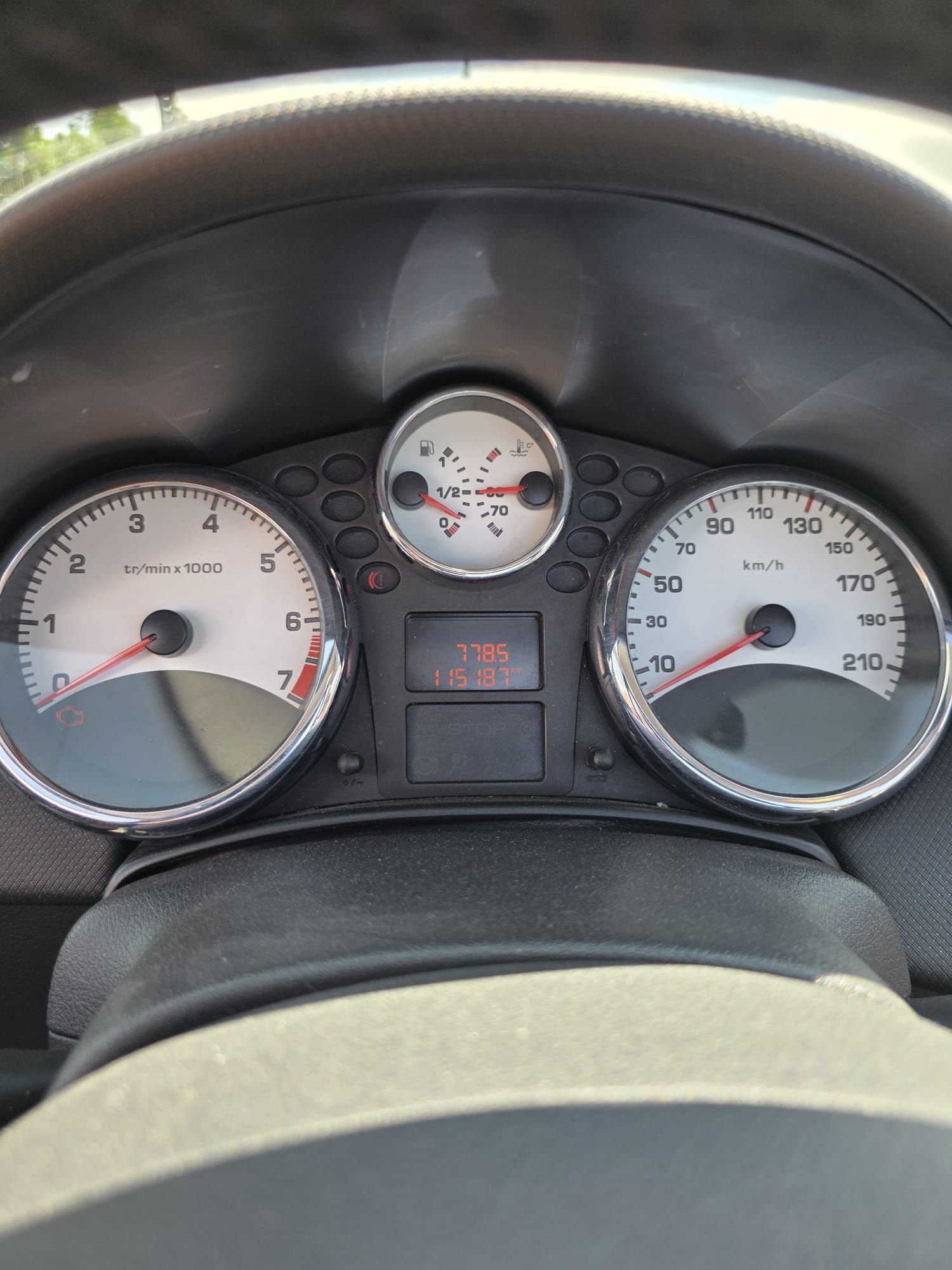 Peugeot 207 CC 1.6 | 2012 | Descapotável | 114.000 km | Gasolina
