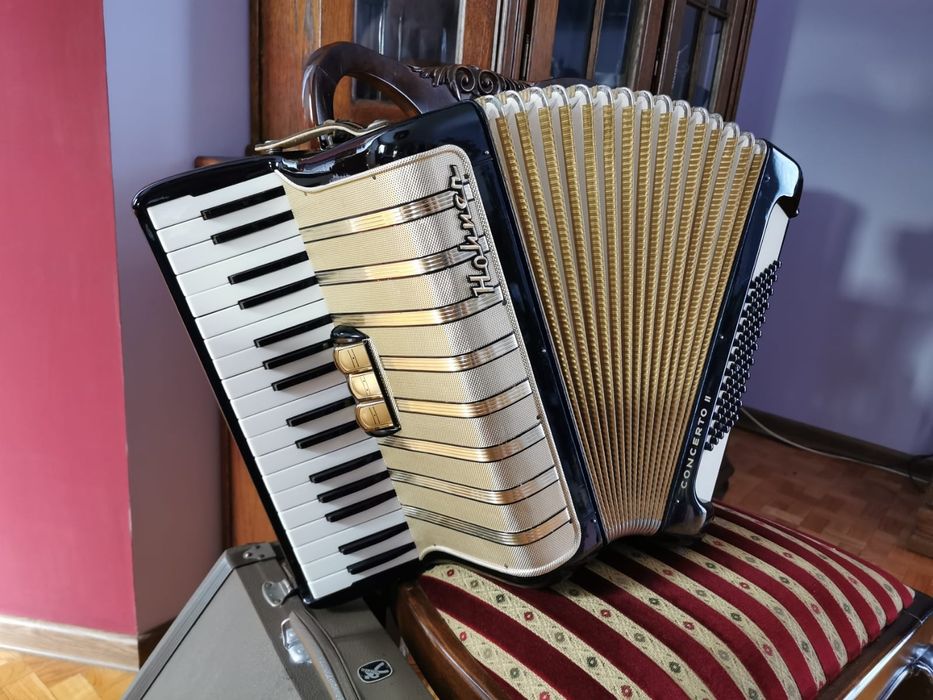 Akordeon Hohner Concerto II Gold 72 basy z futerałem