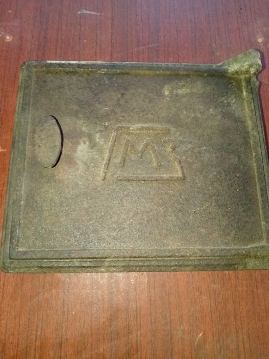 Дверцята та засувка