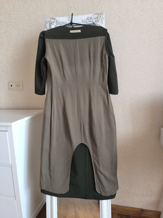 Продам зелену сукню та сережки до неї